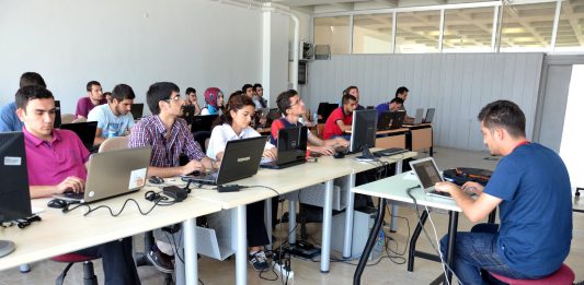 Linux 2013 Yaz Eğitim Kampı AİBÜ’de Başladı