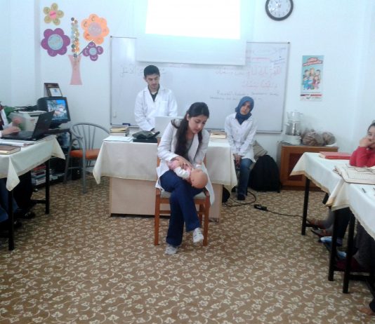 AİBÜ Öğrencilerinden Gönüllü Sağlık Eğitimi