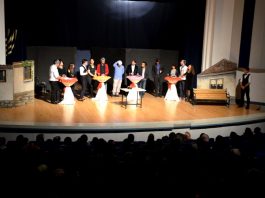 Ay Işığında Şamata…