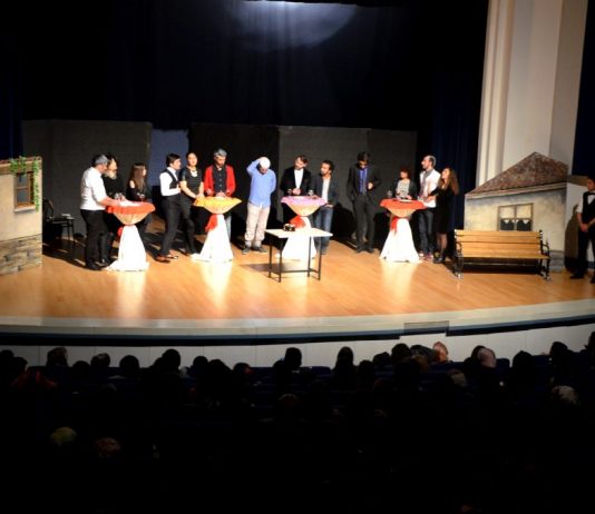 Ay Işığında Şamata…