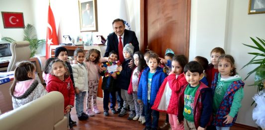 Anaokulu Öğrencilerinden Rektör Coşkun’a Ziyaret…
