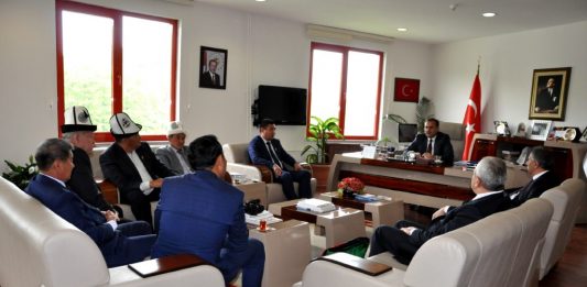 Kırgızistan Osh Devlet Üniversitesi’nden Rektör Coşkun’a Ziyaret…