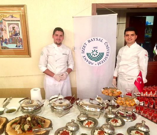 AİBÜ, Türk Lezzetlerini Azerbaycan’da Tanıttı