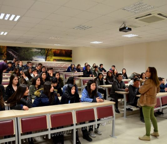 AİBÜ, Bolu’daki 8 Lisenin Öğrencilerini Ağırladı