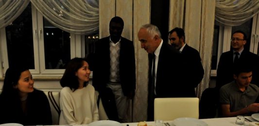 Rektör V. Mollaibrahimoğlu, Uluslararası Öğrencileri İftarda Ağırladı