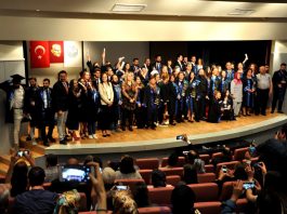 Rektör Yardımcısı Prof. Dr. Ayaz, Güzel Sanatlar Fakültesi Mezuniyet Törenine Katıldı