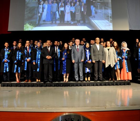 Zihin Engelliler Öğretmenliği AD Öğrencilerinin Mezuniyet Coşkusuna Rektör Alişarlı da Katıldı