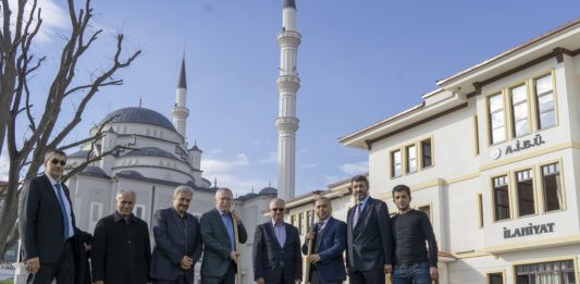 Akşemseddin İslami İlimler Uygulama ve Araştırma Merkezi Müdürlüğü’nce Fidan Dikimi Gerçekleştirildi