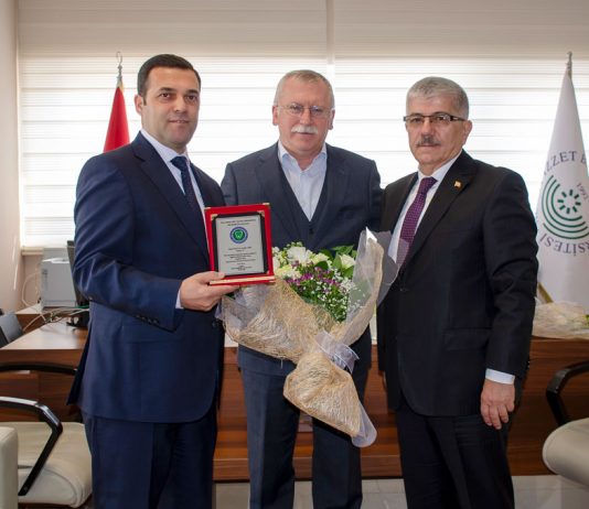 Diş Hekimliği Fakültesi Dekanlığı’nda Görev Değişimi…