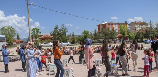 “Minicik Kalplere Kocaman Mutluluk” Projesi…