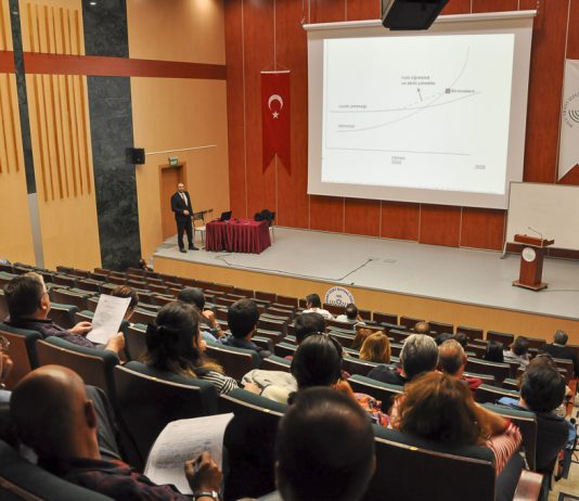 Üniversitemiz Öğretim Elemanlarına “Yükseköğretimde Kalite” Seminerleri Veriliyor