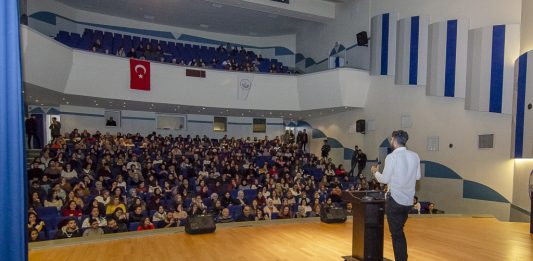 Fotoğraf Sevgisinden Çocuklara Uzanan Anlamlı Yolculuk