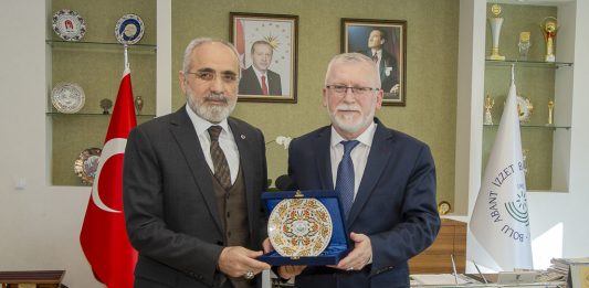 Cumhurbaşkanı Başdanışmanı Yalçın Topçu’dan, Rektör Alişarlı’ya Ziyaret