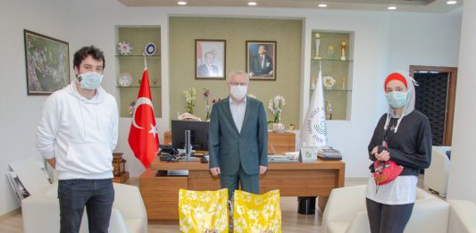 Rektör Alişarlı’dan Kampüsteki Sokak Hayvanlarına Destek