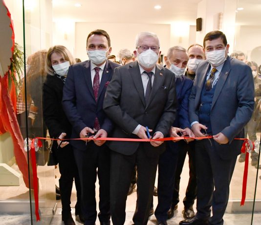 BAİBÜ 1. Üniversite Öğrencileri İçin Resim Yarışması Sergisi Açıldı