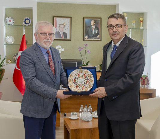 Pamukkale Üniversitesi Rektöründen Alişarlı’ya Ziyaret