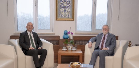 Hakan Doğanay Rektör Mustafa Alişarlı’yı Ziyaret Etti.