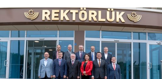 ÜAK Yönetim Kurulu Toplantısı, Rektör Alişarlı Başkanlığında, BAİBÜ Ev Sahipliğinde Yapıldı