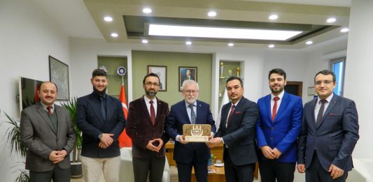 Dünya Hafızlar Haftası Nedeniyle Genç EHAD’dan Rektör Alişarlı’ya Ziyaret