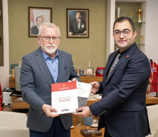 T.C. Cumhurbaşkanlığı Bilgi ve Belge Yönetimi Daire Başkanlığı Şube Müdürü Selman Solhan’dan Rektöre Ziyaret