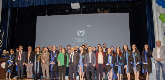 Fen Edebiyat Fakültesinde mezuniyet törenleri