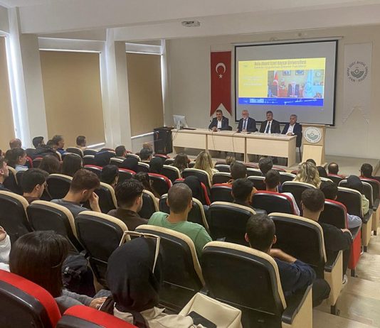 Gerede Uygulamalı Bilimler Fakültesi açılış dersini Rektör Alişarlı verdi