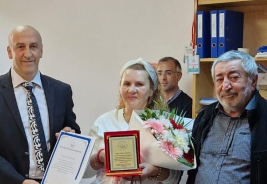 41 yıllık memuriyet hayatının ardından emekli olan personelimize Rektör Alişarlı’dan teşekkür