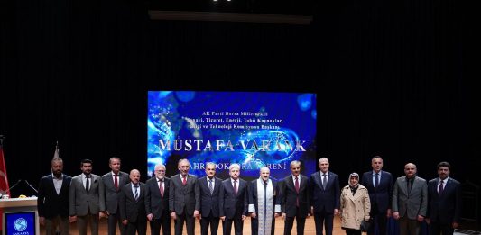 Rektörümüzün de katıldığı Sakarya Üniversitesi’nde Mustafa Varank’a Fahri Doktora unvanı verildi