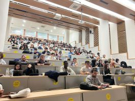 Gençlik Üniversitesi öğrencileri, fakülte ve bölümleri tanıyor