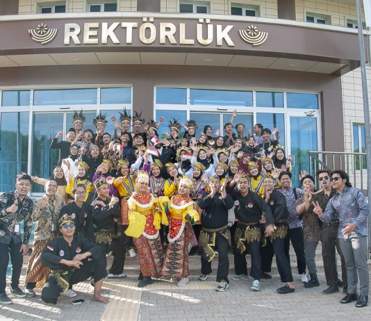 Endonezyalı Öğrencilerden Rektör Alişarlı’ya Ziyaret