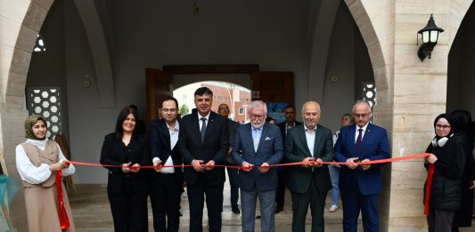 Tezhip, Minyatür ve Hüsn-i Hat Sergisi Açıldı