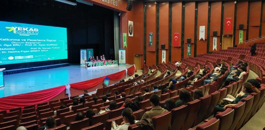 YEKAS 2025 kapsamındaki 5 oturumda sunumlar yapıldı