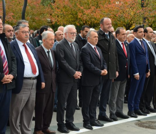 Cumhuriyet Bayramı Çelenk Sunma Töreni Gerçekleştirildi