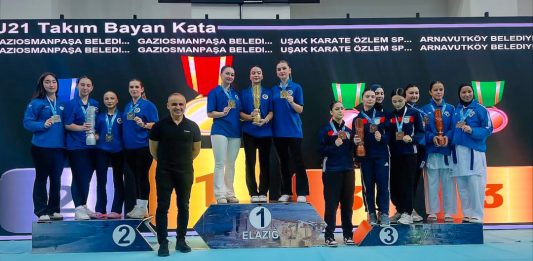 Öğrencimiz Elif Karaboğa’dan Karate’de Çifte Şampiyonluk