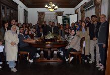 Sempozyum Görevlilerine Teşekkür Belgeleri Verildi