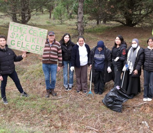 Üniversitemiz öğrencilerinden çevre temizliği etkinliği