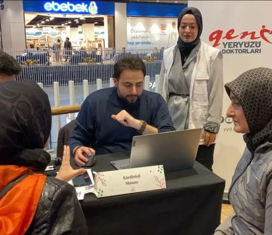 BAİBÜ Sağlık Sokağı Etkinliğinde Yapay Zekayla Kalp Yaşı Ölçümü Yapıldı