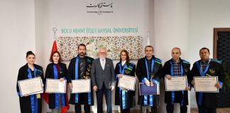 Rektör Alişarlı, akademisyenlere Profesörlük belgelerini takdim etti