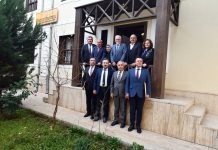 Bolu’nun kültürel mirasını seramikle buluşturan eserler, ilçe belediye başkanlarına takdim edildi