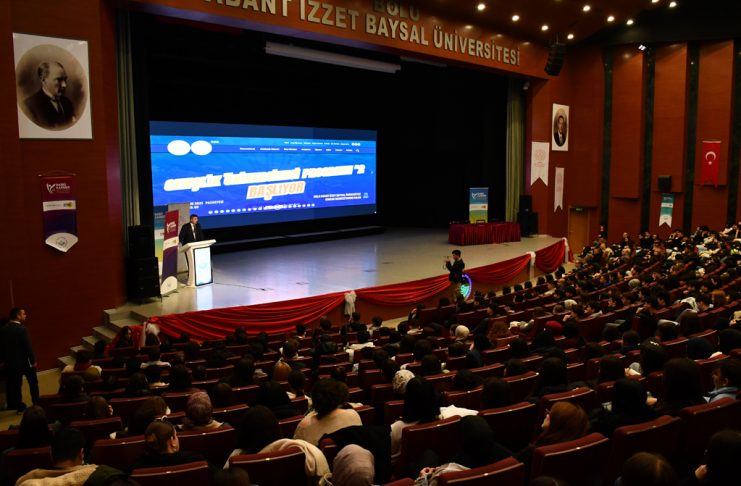 İkincisi düzenlenen Gençlik Üniversitesi’nin açılışı ve oryantasyon günü yapıldı