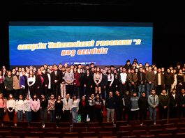 Gençlik Üniversitesi, lise öğrencilerinin kariyer planlarına katkı sundu