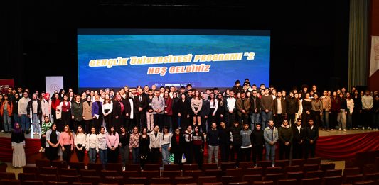 Gençlik Üniversitesi, lise öğrencilerinin kariyer planlarına katkı sundu