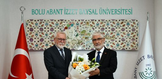 Rektörümüz Prof. Dr. Faruk Yiğit, görevine başladı.
