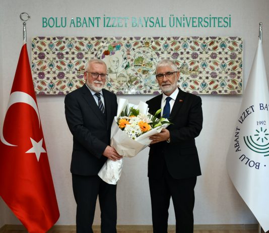 Rektörümüz Prof. Dr. Faruk Yiğit, görevine başladı.