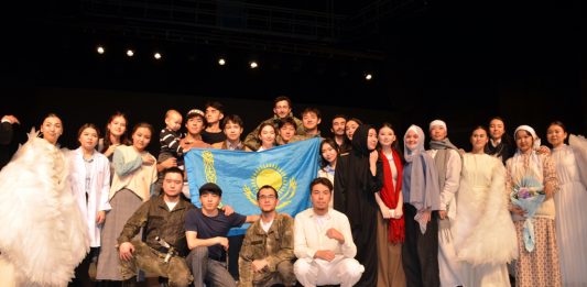 BAİBÜ’de “SAQ DALA III – Yürekten Yere” Tiyatro Gösterimi Gerçekleştirildi