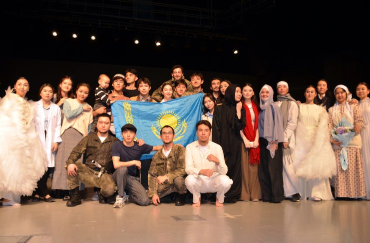 BAİBÜ’de “SAQ DALA III – Yürekten Yere” Tiyatro Gösterimi Gerçekleştirildi