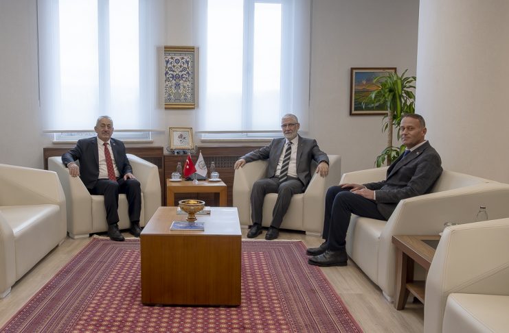 Dörtdivan Belediye Başkanı Hamza Efe’den Rektörümüze ziyaret