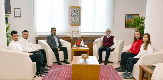 Milli Sporcular ve Spor Bilimleri Heyetinden Rektör Yiğit’e Ziyaret