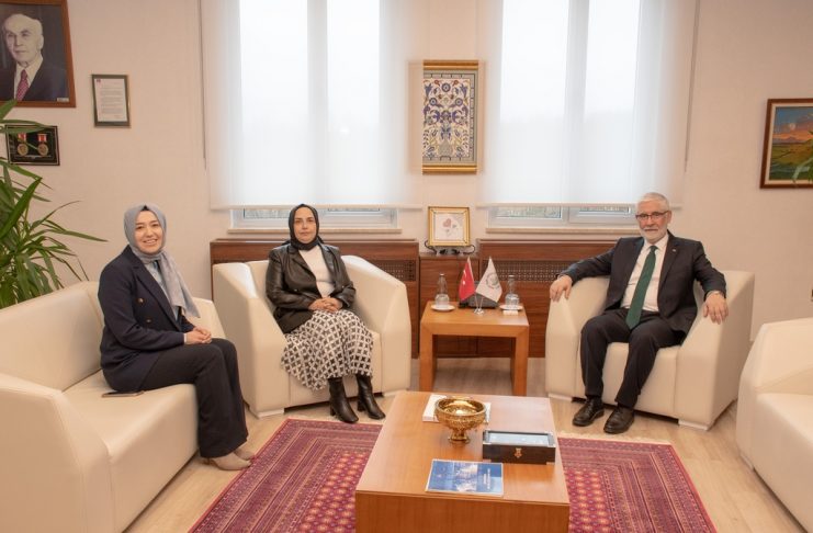 Başhekim Demir’den Rektör Yiğit’e ziyaret