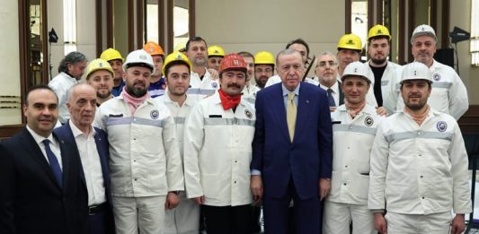 Madenci Korosu iftarını Cumhurbaşkanımız Erdoğan’la açtı